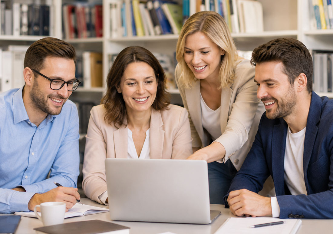 Team bespricht aktuelle Studien zur Stoßwellentherapie